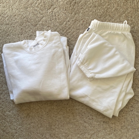 Aritzia Tops - ARITZIA | Sweatshirt and Jogger Lounge Set